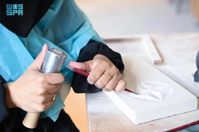 النقوش الصخرية.. حضارة محفورة على جبال العُلا