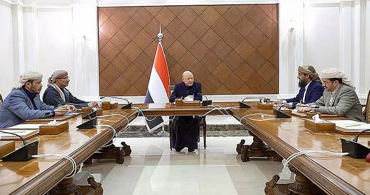 اليمن.. تعيين محافظ لعدن وقيادات عسكرية بحضرموت

 