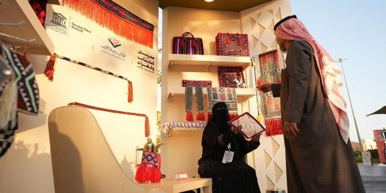 بالصور.. 20 منصة للمواهب بمهرجان الكتّاب والقرّاء