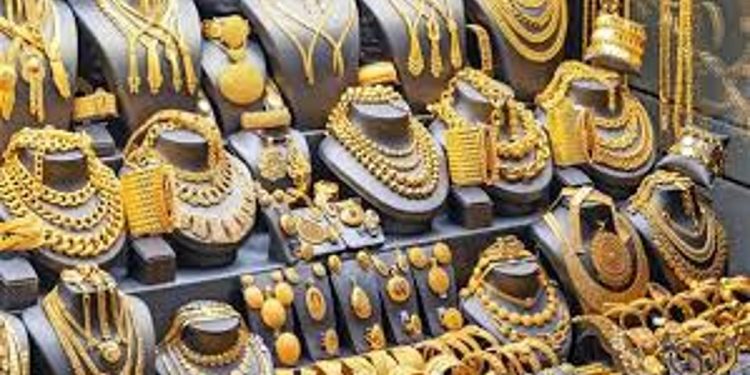 بعد ارتفاعه القياسي عالميًا.. سعر الذهب في السعودية اليوم الخميس 3-8-1447