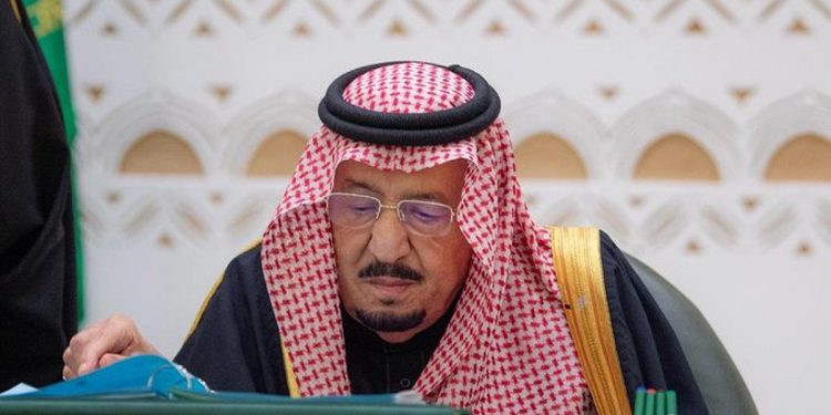 خادم الحرمين الشريفين يرأس جلسة مجلس الوزراء
