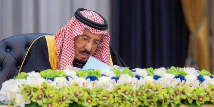 خادم الحرمين الشريفين يرأس جلسة مجلس الوزراء في الرياض
