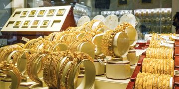سعر الذهب في السعودية اليوم الثلاثاء 17-7-1447 لكل الأعيرة بعد ارتفاعه عالميًا
