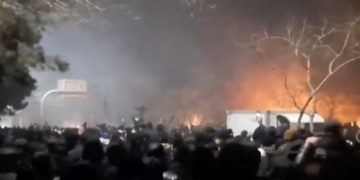 شاحنة تدهس محتجين ضد إيران في لوس أنجلوس