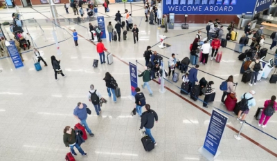 عاصفة شتوية تضرب أمريكا وتلغي آلاف الرحلات