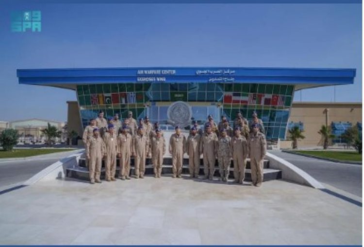 قائد القوات الجوية يقف على سير مناورات تمرين "رماح النصر 2026"