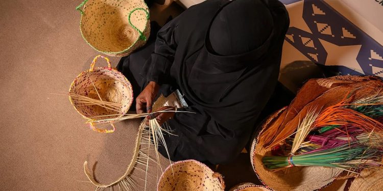 مهلة سنة لتوفيق الأوضاع.. نص الموافقة على نظام الحرف والصناعات اليدوية