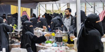 نكهات تراثية أصيلة تميّز المأكولات الشعبية في مهرجان الكليجا