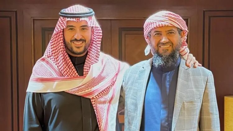 وزير الدفاع يبحث مع نائب رئيس «الانتقالي» المستجدات باليمن