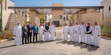 الرئيس التنفيذي لـNHC يدشّن قرية ريجان هيلز السكنية في وجهة خزام