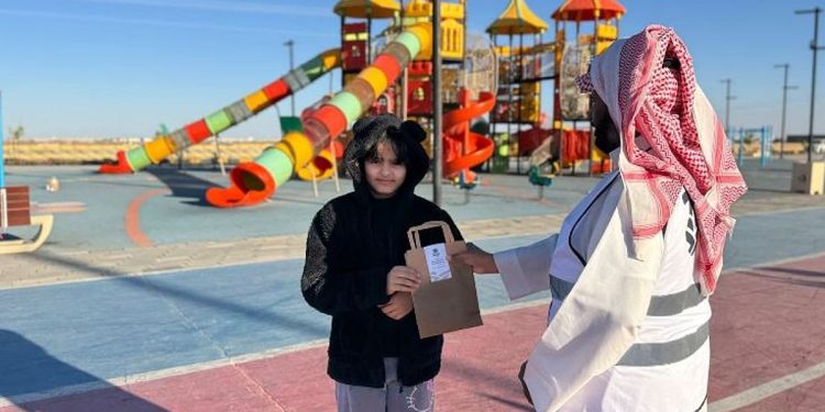 بلدية رياض الخبراء تفعّل دورها الاجتماعي بتوزيع وجبات إفطار صائم خلال رمضان