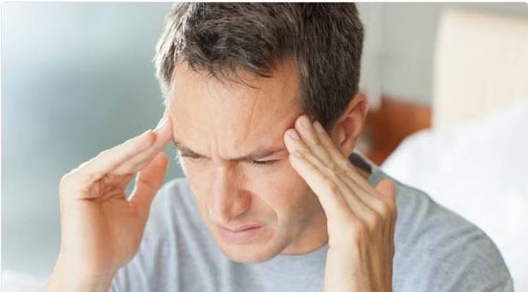 استشاري يوضح أسباب التوتر والصداع خلال الصيام فى شهر رمضان