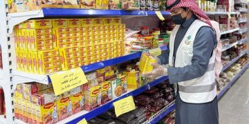 استعدادًا لرمضان.. «رياض الخبراء» تعزز الرقابة الصحية وتزيّن الطرقات بالمجسمات المضيئة