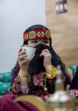 الأزياء التراثية تُبهج ليالي رمضان وتنعش الذاكرة الشعبية