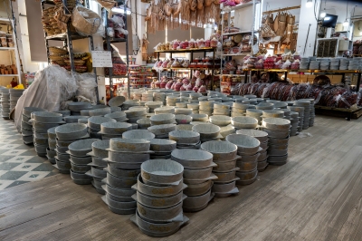 الأواني التراثية.. صورة حية لعادات رمضان القديمة بنجران