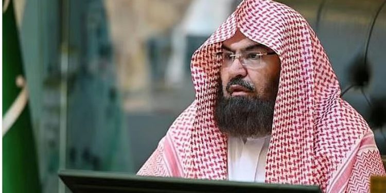 «السديس» يرفع الشكر للقيادة ويهنئ «المغامسي» بتعيينه إمامًا للمسجد النبوي