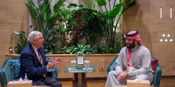 السيناتور الأمريكي غراهام: السعودية مفتاح استقرار المنطقة والعالم