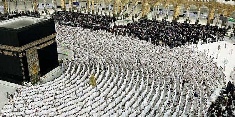 «الشؤون الإسلامية» تهيب المصلين عدم اصطحاب الأطفال غير المميزين الذين لا يدركون حرمة المسجد
