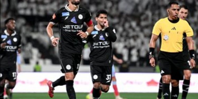 الشباب يفوز على الرياض بهاتريك كاراسكو.. والفتح يتخطى الأخدود
