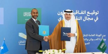 «العامة للنقل» توقّع اتفاقية مع وزارة الموانئ والنقل البحري الصومالية لتعزيز الشراكة البحرية