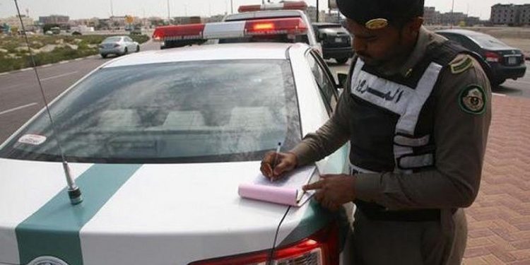 «المرور السعودي» يحذر من وضع حواجز في المركبة: مخالفة تزيد خطر الحوادث