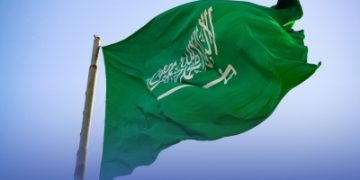 المملكة وإيران تبحثان العلاقات الثنائية