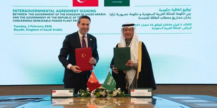 المملكة وتركيا توقعان اتفاقية حكومية لتوليد الكهرباء من الطاقة المتجددة