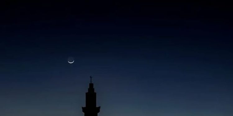 اليوم.. هلال رمضان يزيّن سماء المملكة في مشهد فلكي بديع