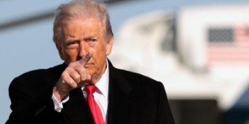 ترامب: لم نطلع حلفاءنا على خطط محددة بشأن إيران