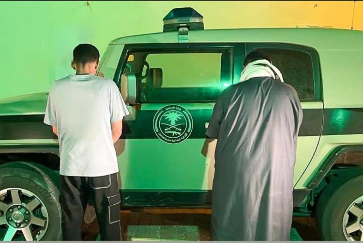 دوريات الإدارة العامة للمجاهدين بعسير تقبض على مواطنين لترويجهما الحشيش