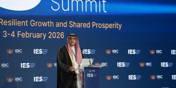 رئيس الغرفة الإسلامية للتجارة والتنمية: العالم أمام مفترق طرق اقتصادي وأخلاقي