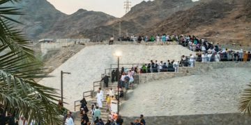 زوار مكة يتوافدون على حي حراء الثقافي للاستمتاع بالفعاليات والمعارض