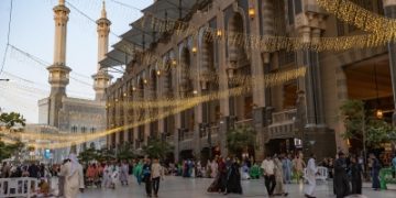 شوارع وميادين مكة تتزين لاستقبال شهر رمضان