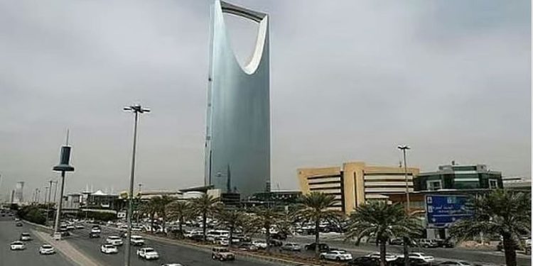 طقس المملكة الأربعاء.. فرصة لهطول أمطار خفيفة ورياح نشطة وتكوّن ضباب على عدة مناطق