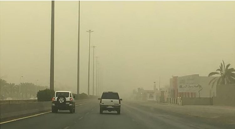 طقس المملكة الخميس.. رياح نشطة مثيرة للأتربة وأمطار خفيفة على عدة مناطق