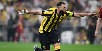 فابريزيو رومانو: كريم بنزيما وافق على جميع تفاصيل عرض الهلال 