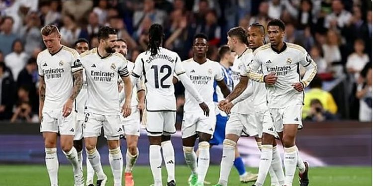 فينيسيوس جونيور يقود تشكيل الريال ضد بنفيكا في دوري الأبطال