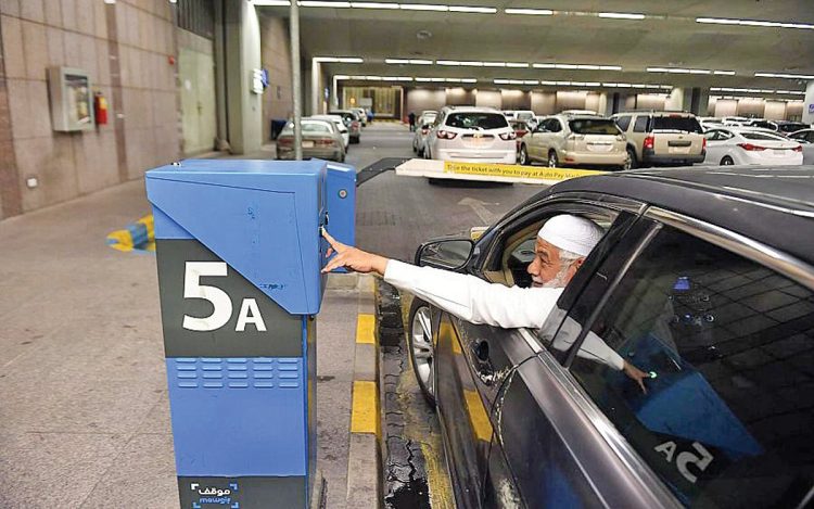 مراقبة ذكية على مدار الساعة.. منظومة متكاملة لمواقف السيارات في المسجد النبوي