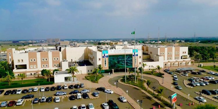 مركز القلب بمستشفى الأمير محمد بن ناصر ينجح في إجراء متقدم لتحفيز الحزمة الكهربائية اليسرى لأول مرة بجازان
