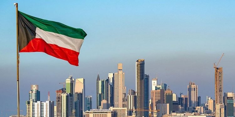 وزارة الدفاع الكويتية تعلن استمرار عمليات التصدي للهجمات الإيرانية