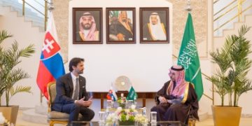 وزير الخارجية السعودي يستقبل نائب رئيس وزراء سلوفاكيا لتعزيز التعاون الثنائي