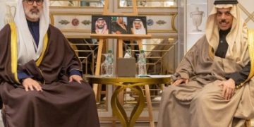 وزير الخارجية ونظيراه الكويتي والأوكراني يبحثون المستجدات الإقليمية