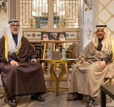 وزير الخارجية ونظيراه الكويتي والأوكراني يبحثون المستجدات الإقليمية