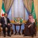 وزير الخارجية يبحث تعزيز العلاقات مع نظيره السوري