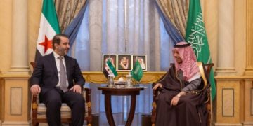 وزير الخارجية يبحث مع نظيره السوري مستجدات الأوضاع