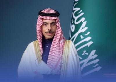 وزير الخارجية يستعرض العلاقات الثنائية مع نظيره الروسي