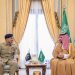 وزير الدفاع ونظيره الباكستاني يؤكدان عمق الشراكة الدفاعية بين البلدين