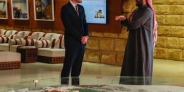 ولي العهد يصطحب الأمير ويليام في جولة بالدرعية