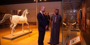 ولي العهد يصطحب ولي عهد بريطانيا في جولة بحي الطريف التاريخي في الدرعية