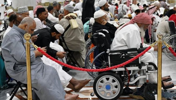 «الشؤون الدينية» تعزز منظومة الخدمات النوعية لكبار السن وذوي الإعاقة بالمسجد النبوي